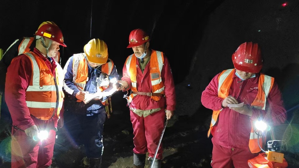 陜煤建設礦建三公司：請收看！“五一”勞動特寫