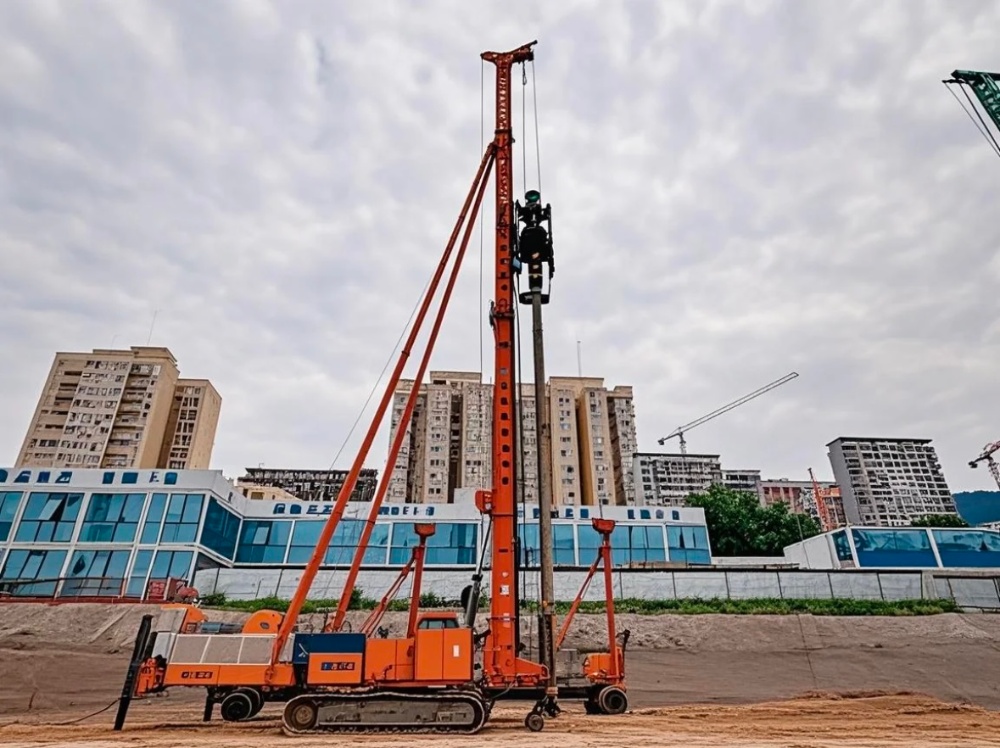 陜煤建設天工公司土建第二十七項目部：從“施工”到“綠建”，環保鉆機為浐灞住宅項目注入生態動能