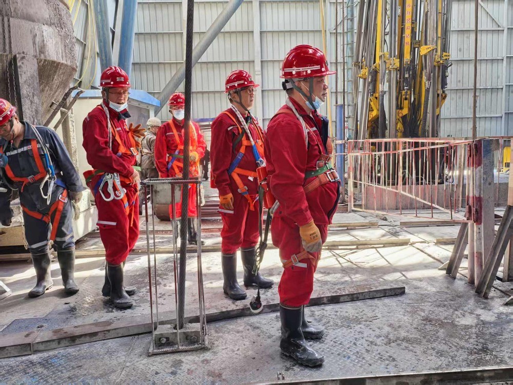 嚴(yán)督查 補漏洞 強落實-陜煤建設(shè)礦建二公司扎實開展機電專項整治第二階段工作