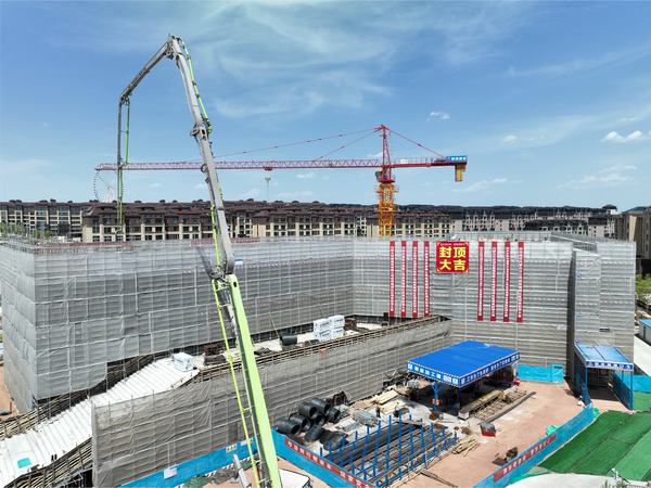 陜煤建設內蒙古分公司康巴什區棲湖社區嵌入式服務中心項目順利封頂