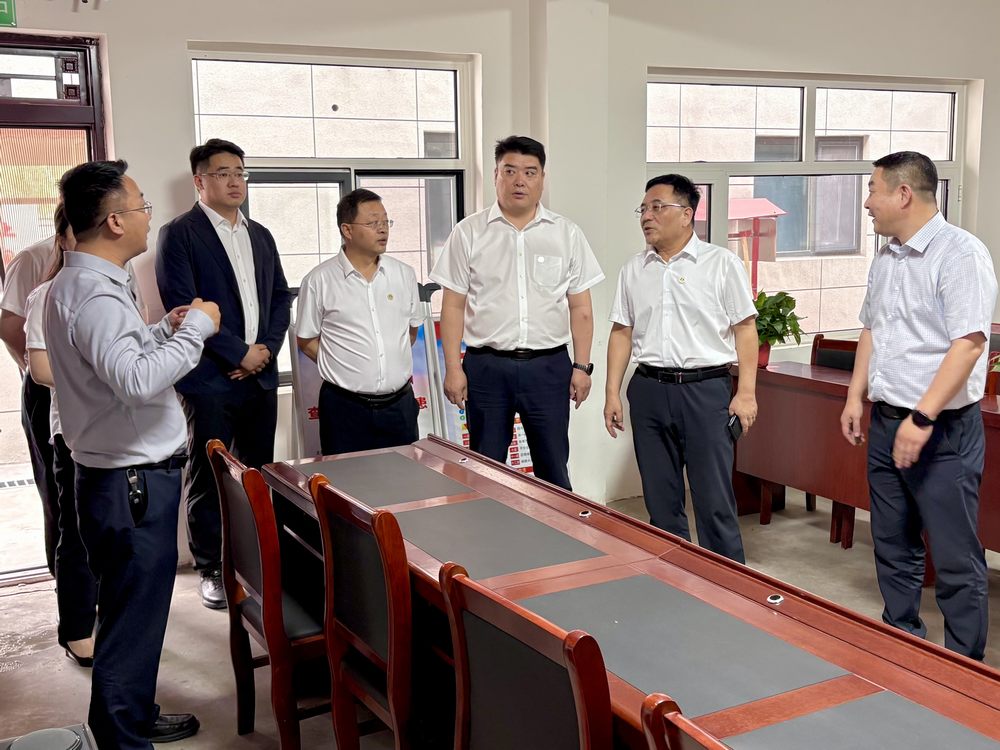 王明智深入曹家灘項目部調研指導