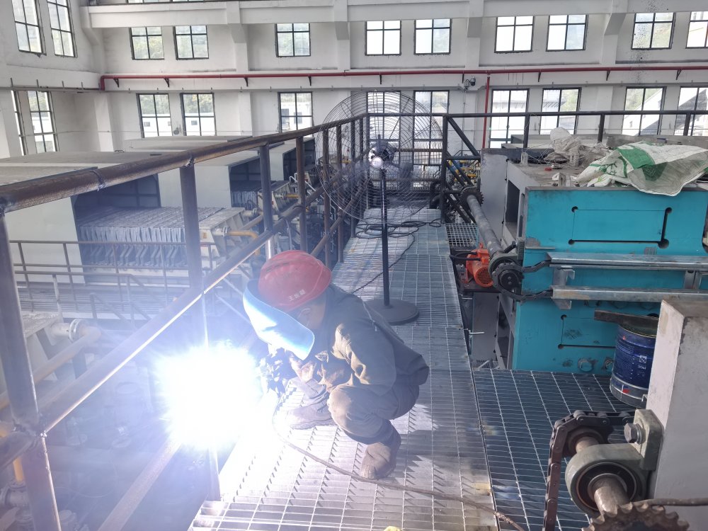 陜煤建設韓城分公司安裝六項目部：“清涼暴擊”已就位！硬核守護工地“抗暑特種兵”