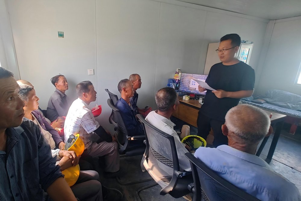 “薪”事落地！陜煤建設路橋分公司專項監督讓農民工子女安心上學