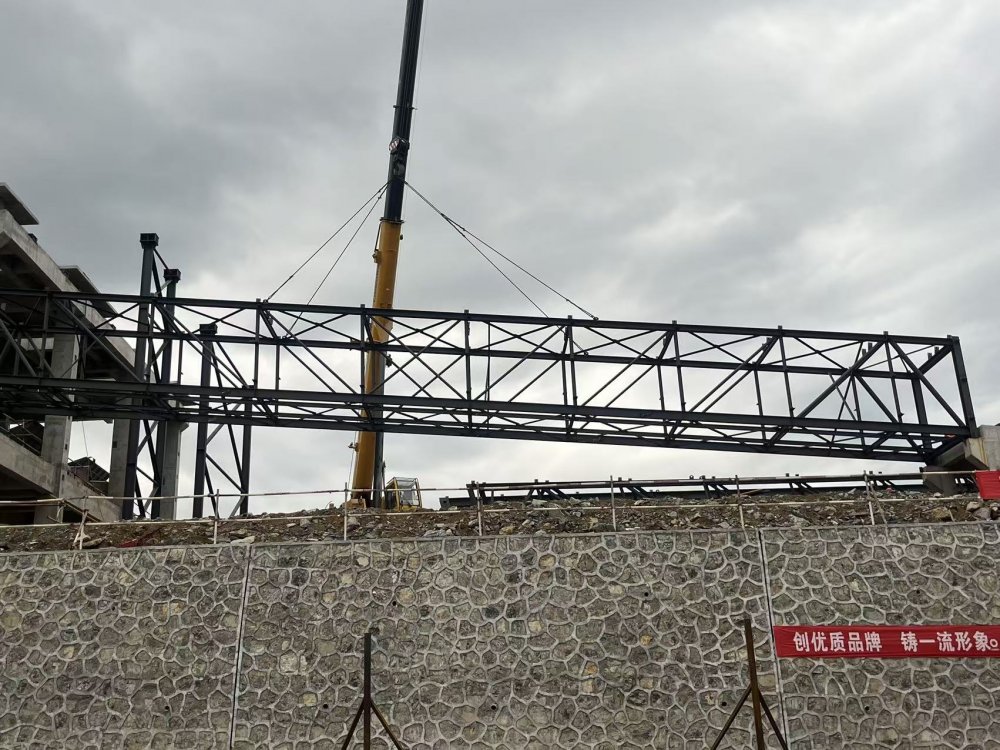 陜煤建設綠宇公司：重慶項目首座鋼結構廊架順利安裝 迎關鍵節點