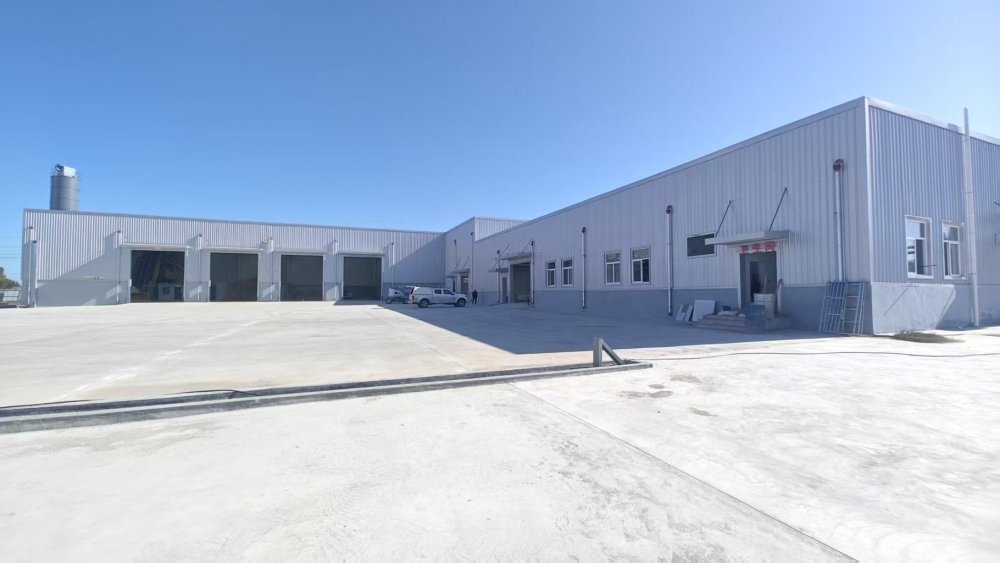 陜煤建設路橋分公司胡家河煤礦二號風井及附屬工程膠輪車庫、材料庫、砂石料庫工程通過預驗收